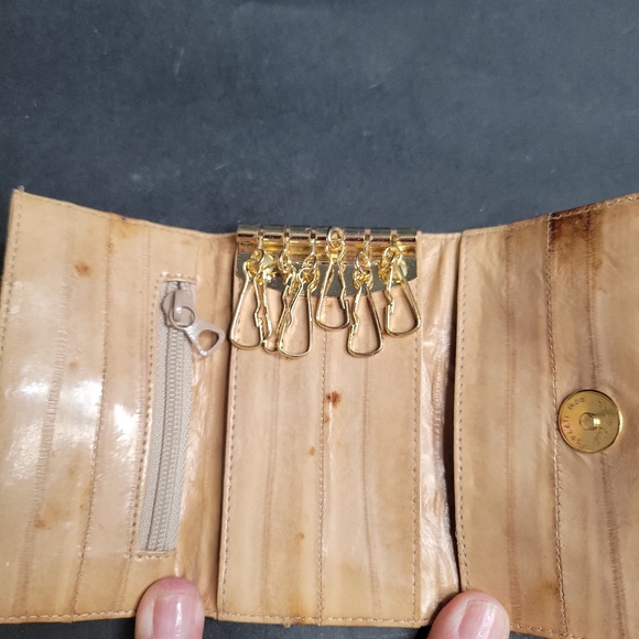 Eel Skin Key Case - Picture 2 of 3